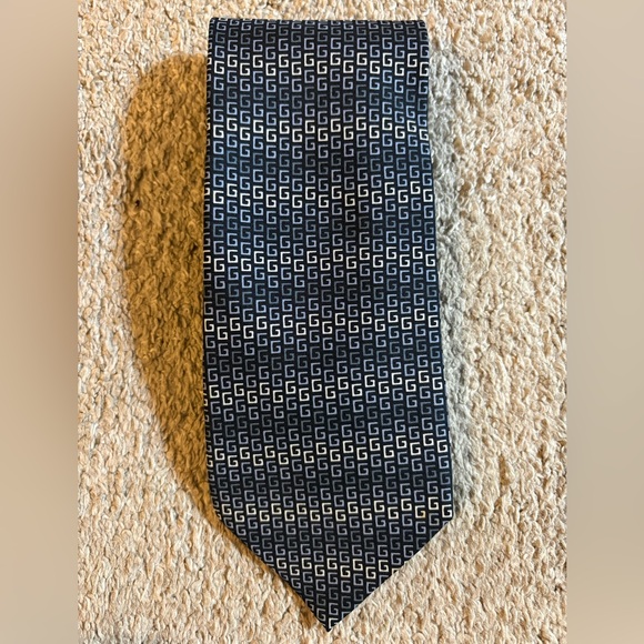 GUCCI “G” pattern logo all over Gray Blue 100% Silk Made In Italy Vintage - Picture 1 of 4